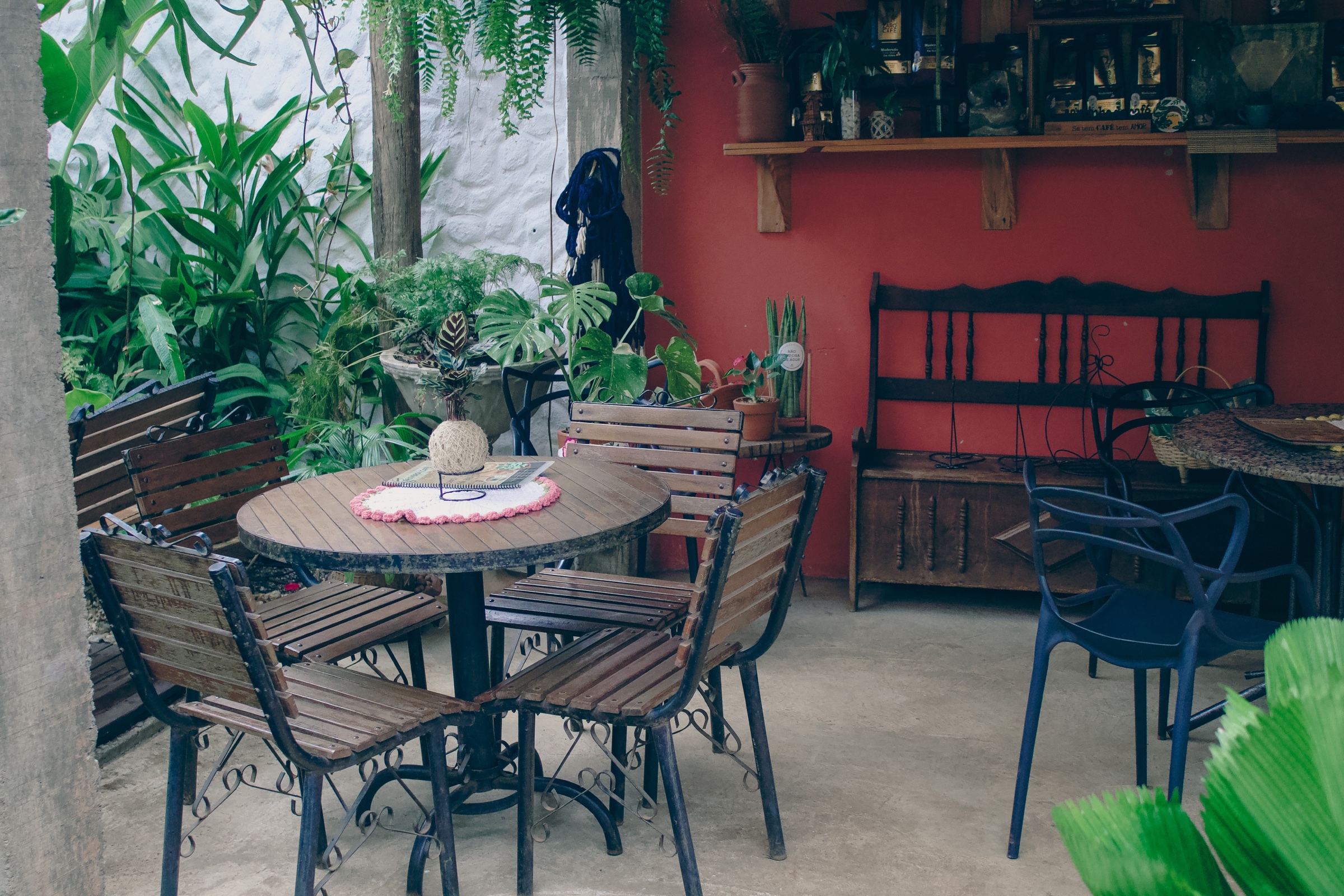 Seleção de cafés, lanches e produtos artesanais da Cafeteria ArqVerdi.